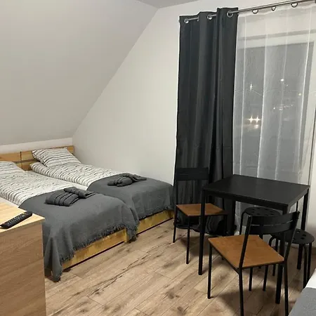 Rzut Beretem Od Gondoli ゲストハウス 3*